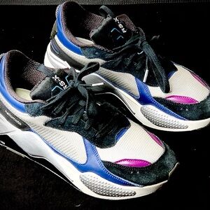 Puma RS-X Tech
Motorola Hellomotto limited edition shoe